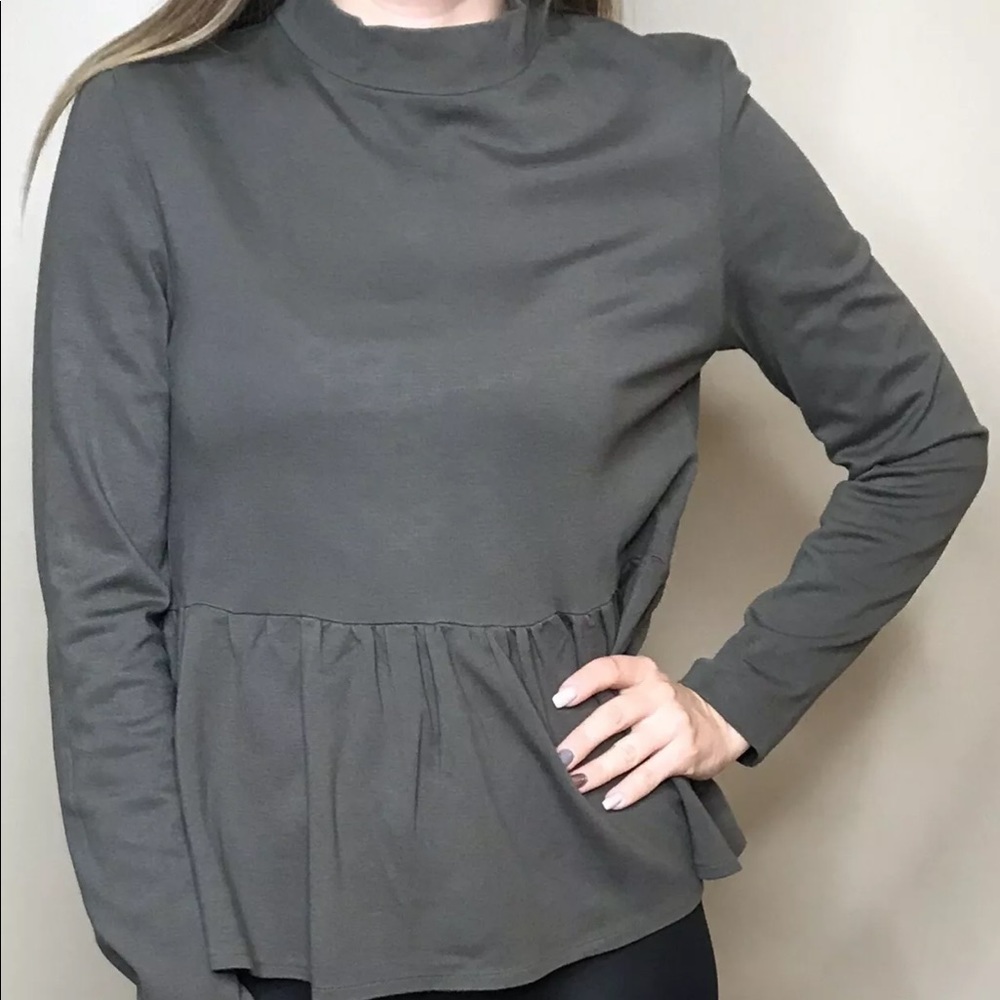 Alina Nigaeva 🌻 Olive Color Sweatshirt